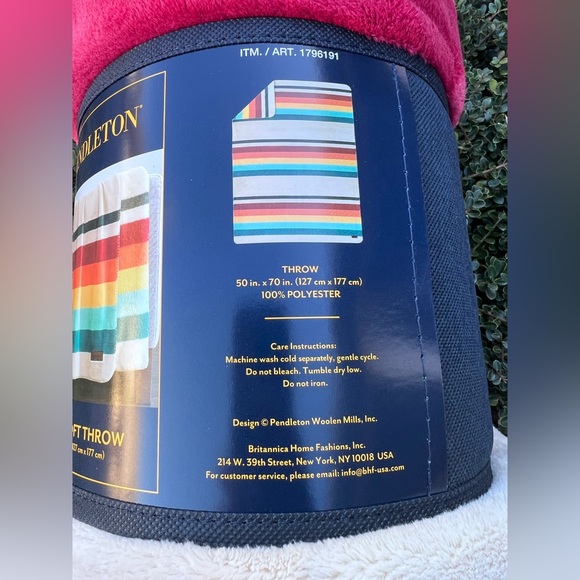 Pendleton 50x70” Plush Throw Soft Plush MOUNT FORAKER 100% Polyester New - Picture 10 of 10